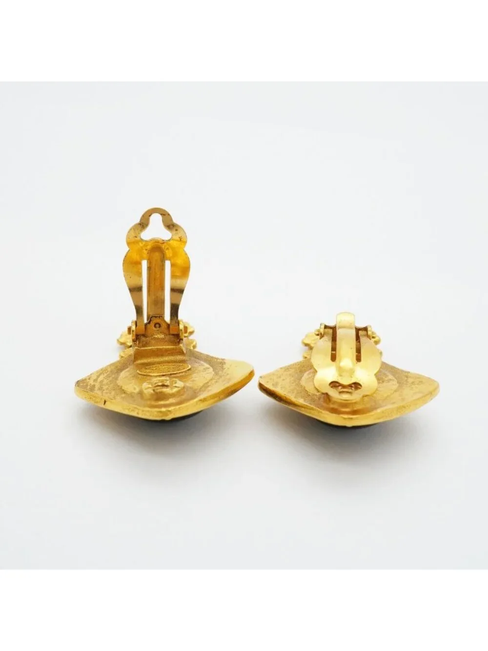 CHANEL earrings vintage